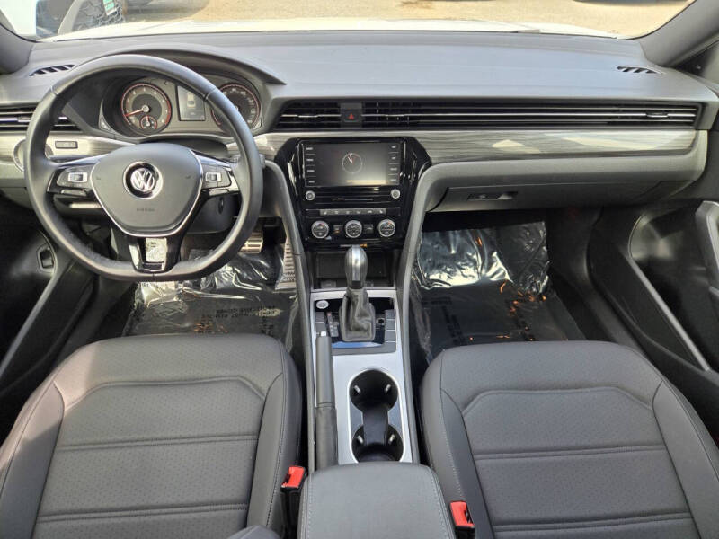 2021 Volkswagen Passat R-Line