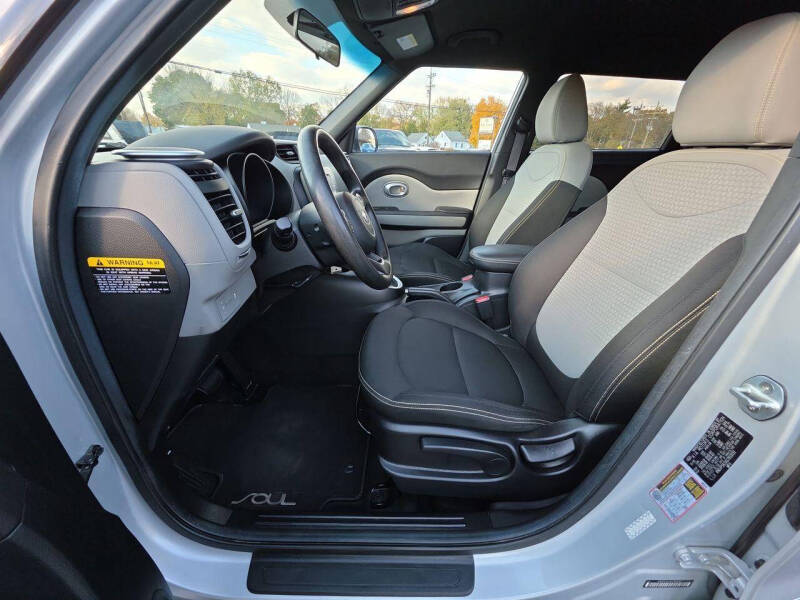 2016 Kia Soul +