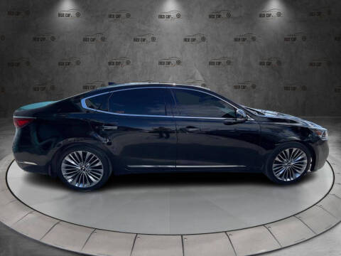 2017 Kia Cadenza Technology
