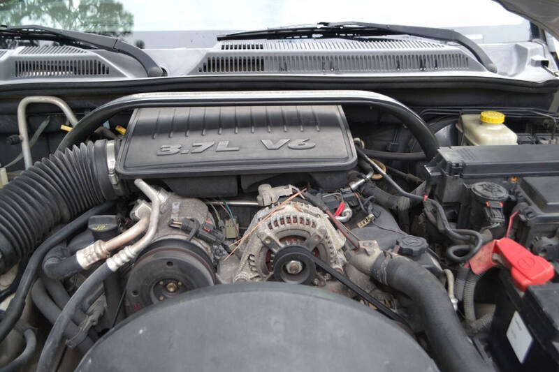 2007 Jeep Commander Sport