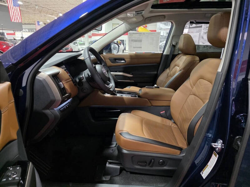 2025 Nissan Pathfinder Platinum