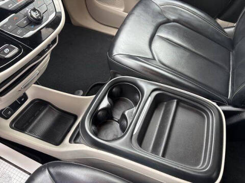 2020 Chrysler Voyager LXi