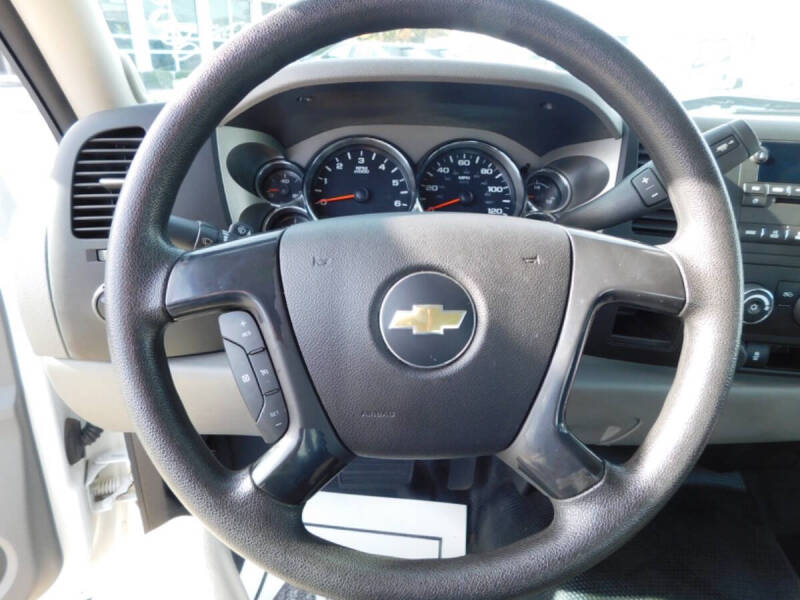 2013 Chevrolet Silverado 2500HD Work Truck photo 19