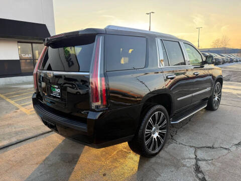 2016 Cadillac Escalade Luxury Collection