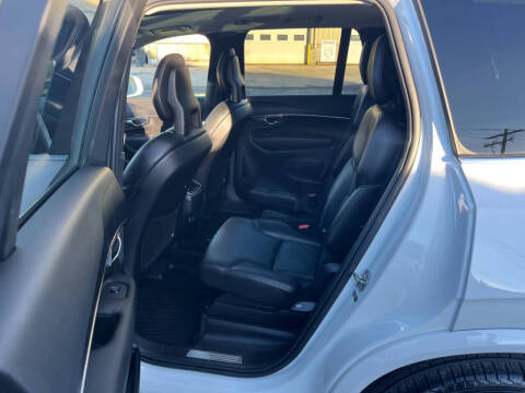 2020 Volvo XC90 T6 Momentum 6-Passenger