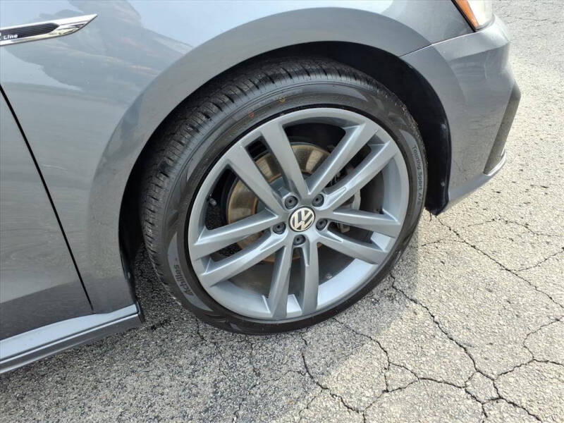 2018 Volkswagen Passat 2.0T R-Line