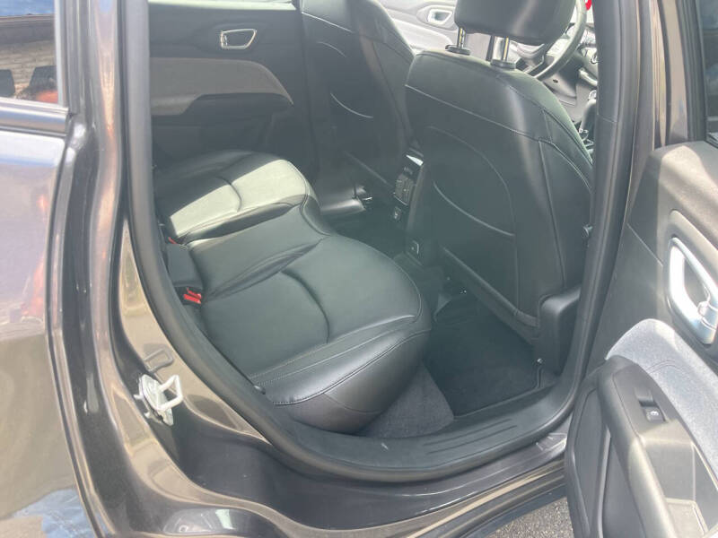 2023 Jeep Compass Latitude Lux