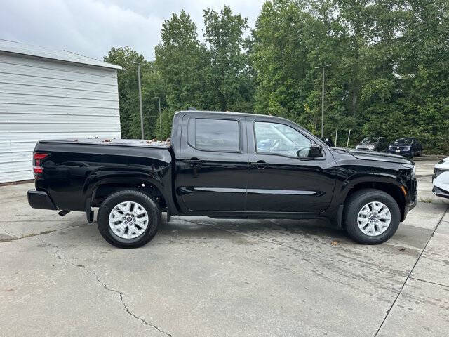 2022 Nissan Frontier SV