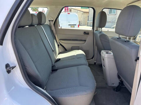 2011 Ford Escape XLS