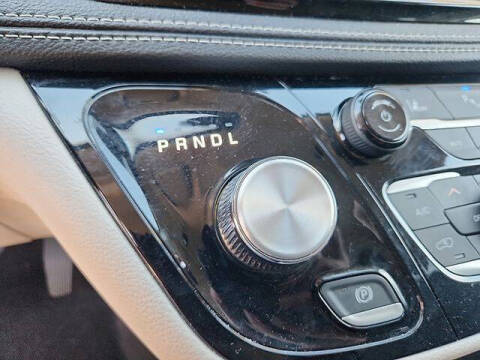 2024 Chrysler Pacifica Plug-In Hybrid Select