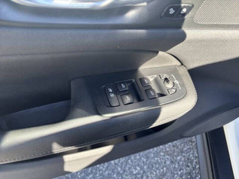 2025 Volvo V60 Cross Country B5 Plus