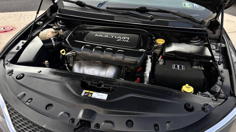 2015 Chrysler 200 LX