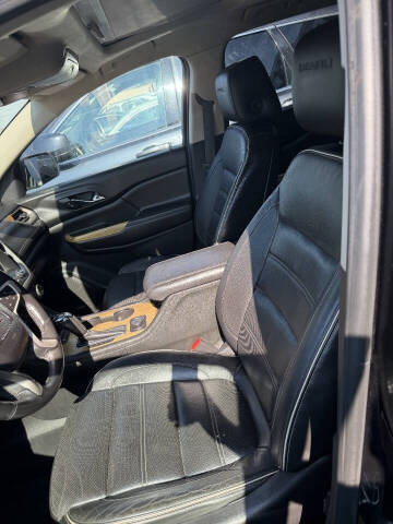 2017 GMC Acadia Denali