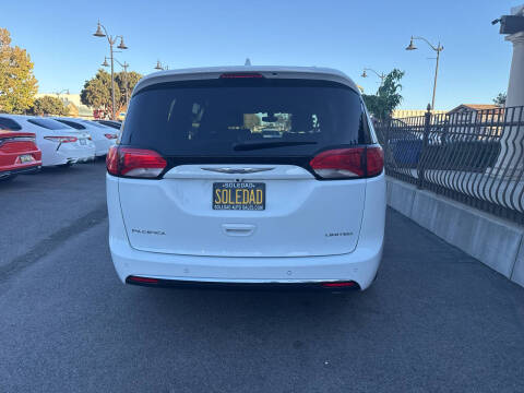 2020 Chrysler Pacifica Limited 35th Anniversary