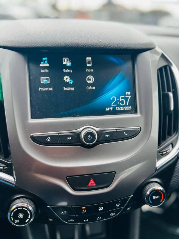 2018 Chevrolet Cruze LT Auto