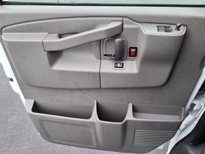 2024 Chevrolet Express 3500