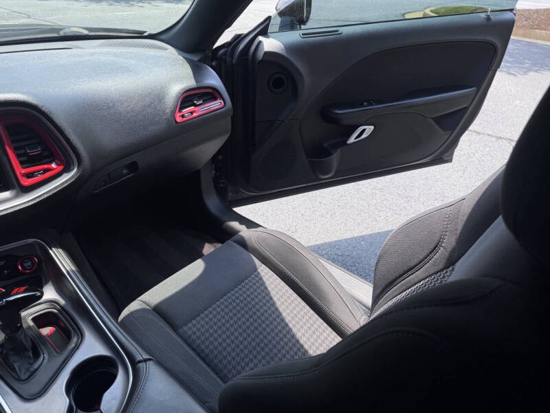 2019 Dodge Challenger SXT