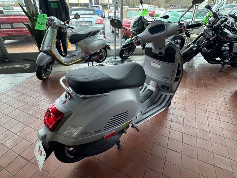 2024 Vespa GTS Supertech 300