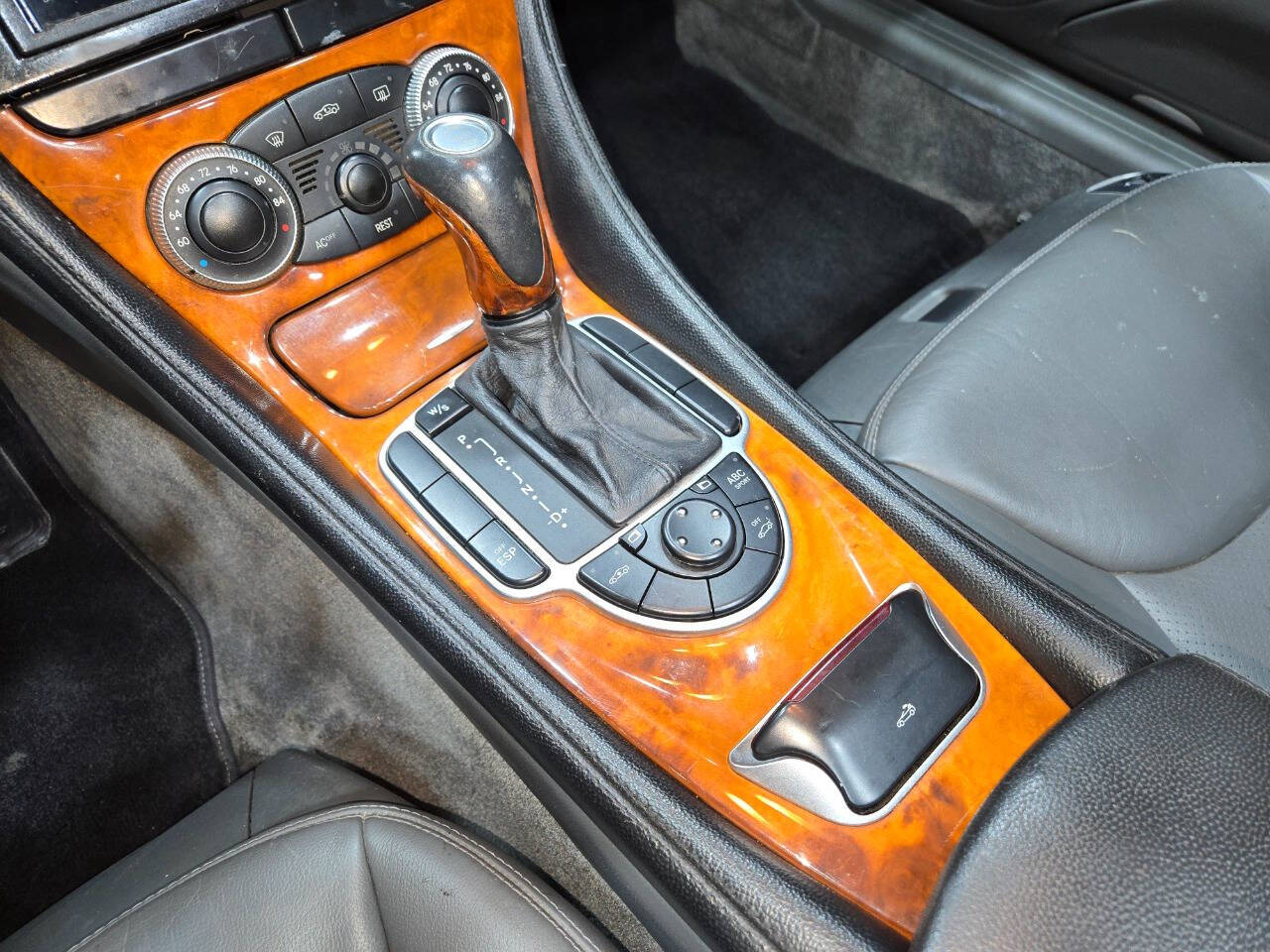 2003 Mercedes-Benz SL-Class 68