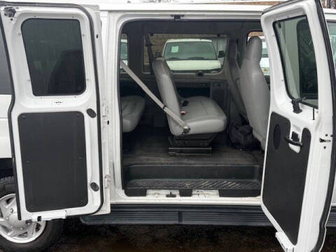 2013 Ford E-Series E-350 SD XL