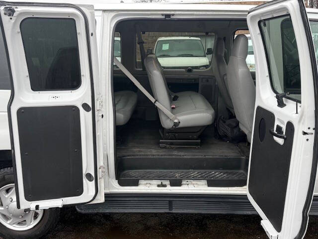 2013 Ford E-Series E-350 SD XL