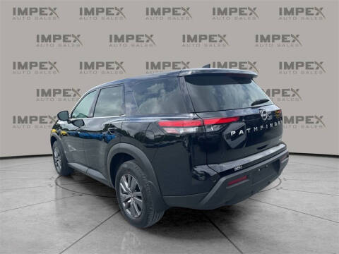 2024 Nissan Pathfinder S