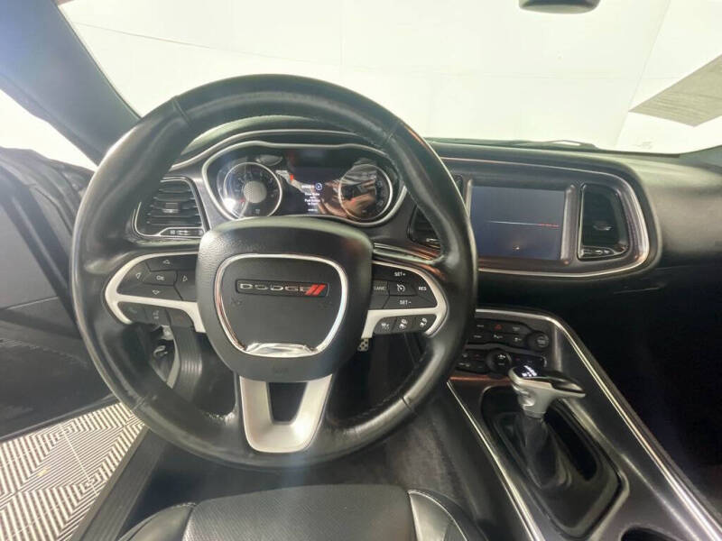 2017 Dodge Challenger SXT