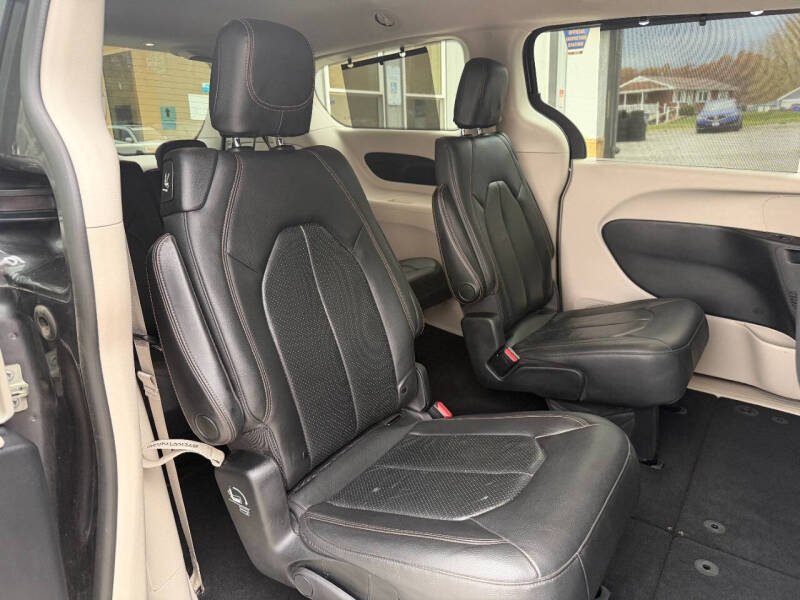 2020 Chrysler Pacifica Touring L