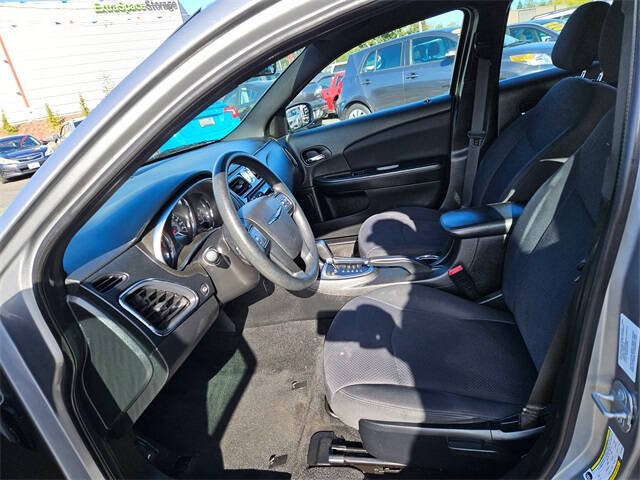 2014 Chrysler 200 LX