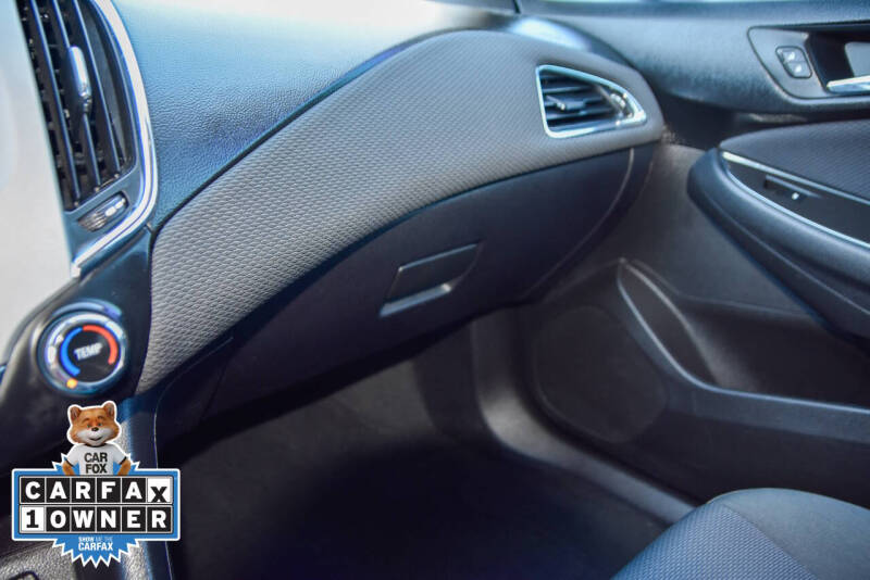 2017 Chevrolet Cruze LS Auto