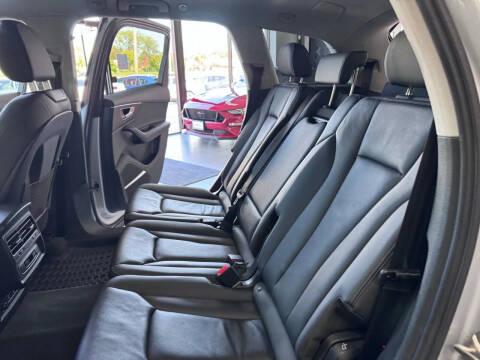 2022 Audi Q7 quattro Premium Plus 55 TFSI