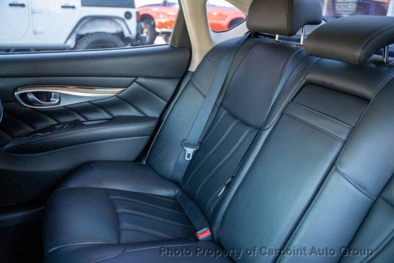 2015 Infiniti Q70L 3.7