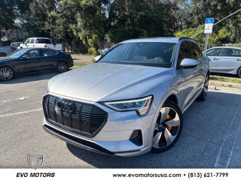 2022 Audi e-tron quattro Premium Plus