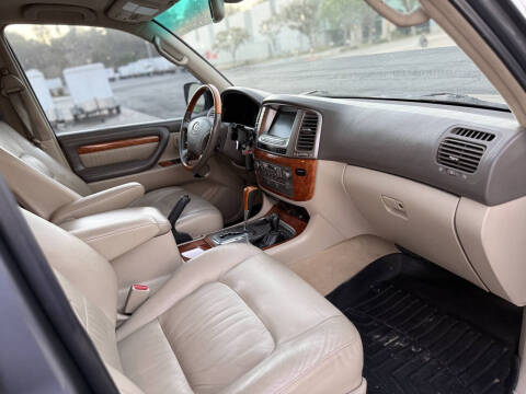 2004 Lexus LX 470