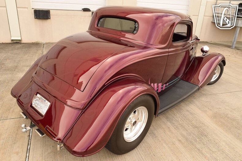 1933 Ford Model 18