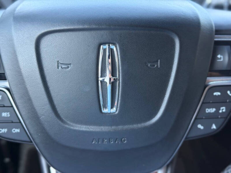 2019 Lincoln Nautilus Select