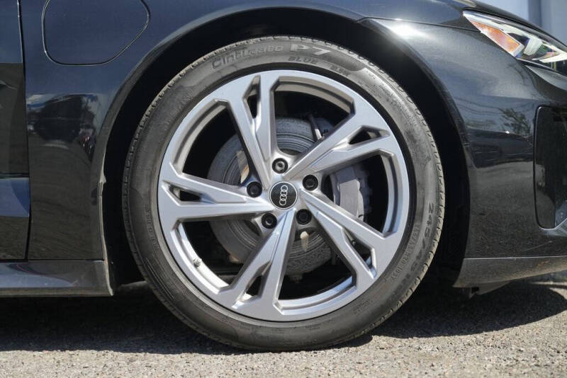 2022 Audi e-tron GT quattro Premium Plus