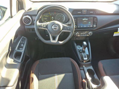 2025 Nissan Versa SR