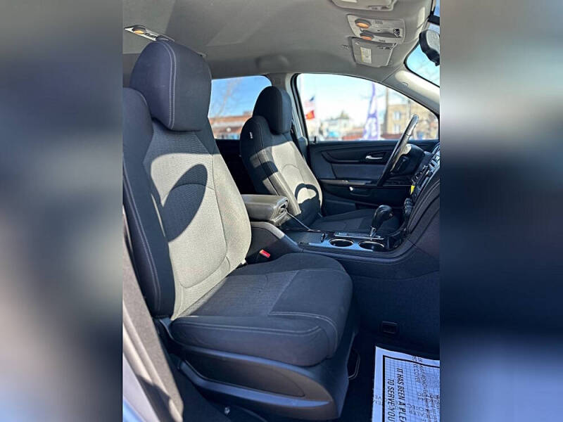 2017 Chevrolet Traverse LT