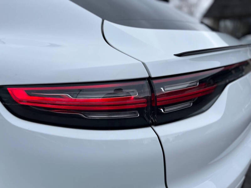 2022 Porsche Cayenne Coupe Platinum Edition