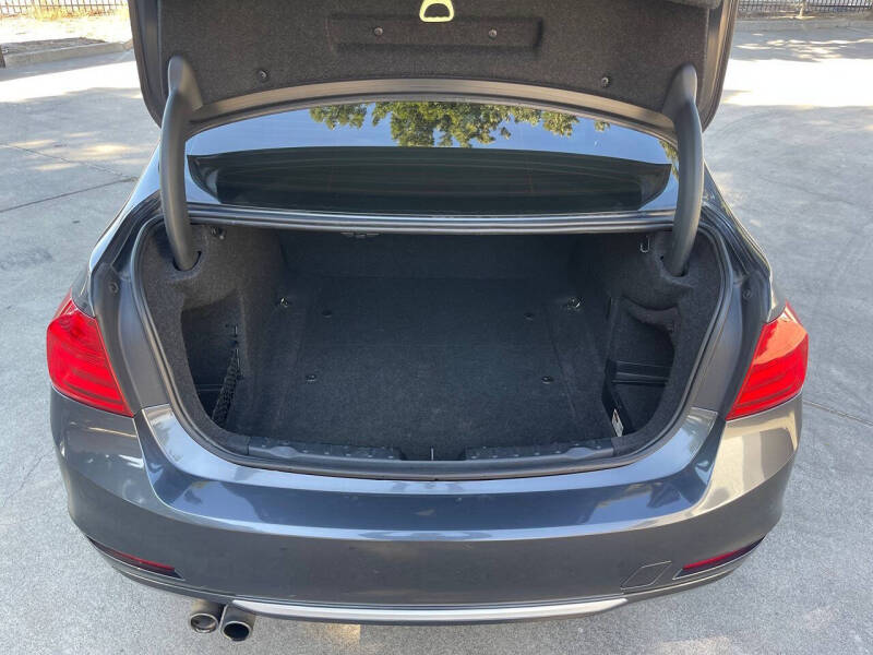 2012 BMW 3 Series 328i