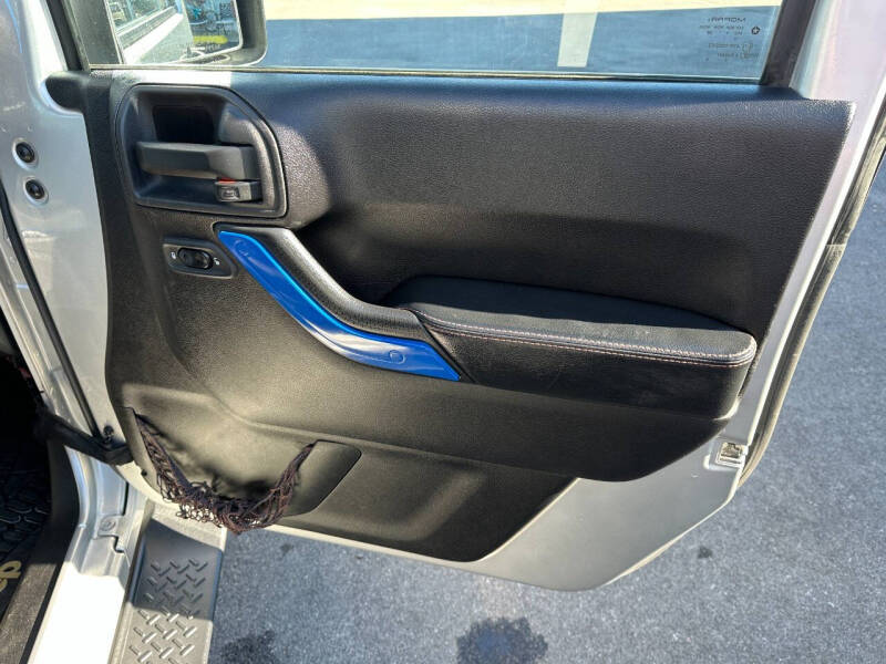 2012 Jeep Wrangler Unlimited Arctic