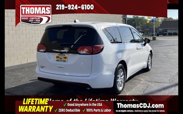 2026 Chrysler Pacifica Select