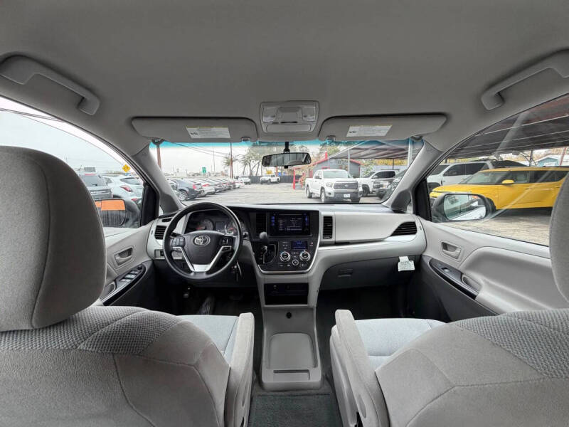 2016 Toyota Sienna L 7-Passenger