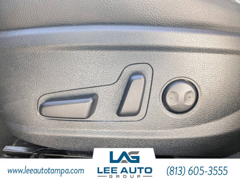 2017 Kia Cadenza Premium