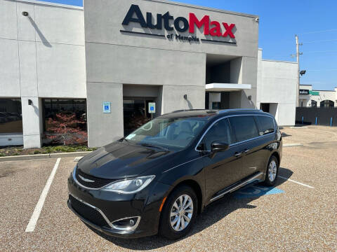 2018 Chrysler Pacifica for sale at AutoMax of Memphis in Memphis TN