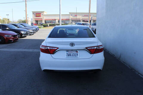 2017 Toyota Camry SE