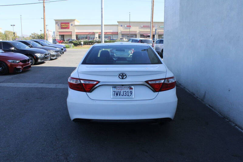 2017 Toyota Camry SE