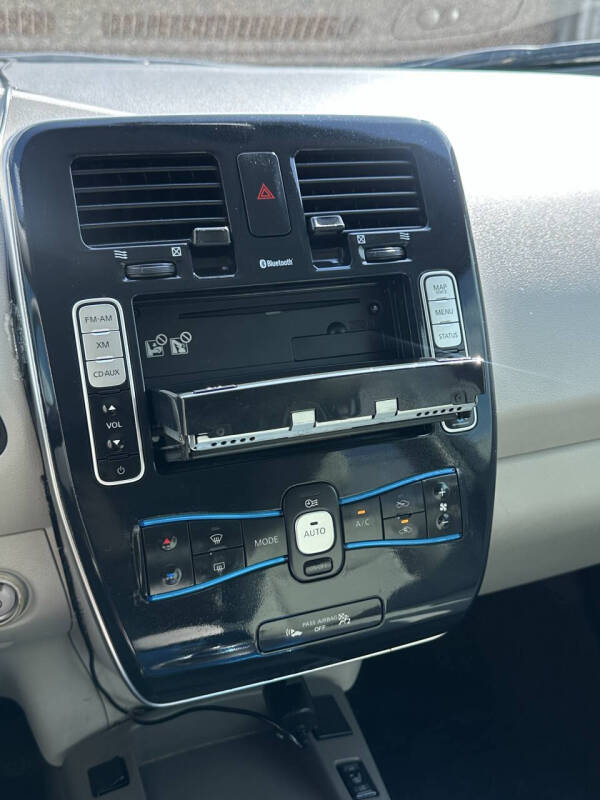 2012 Nissan LEAF SL