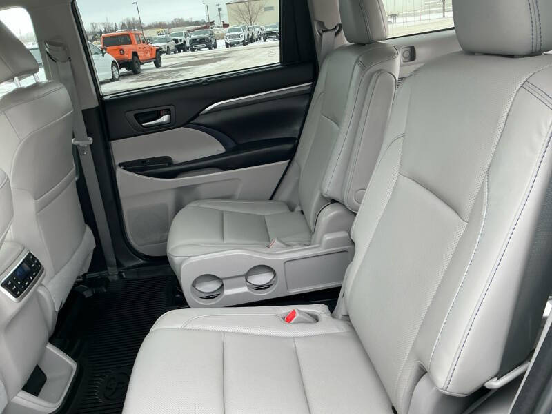 2017 Toyota Highlander Limited Platinum